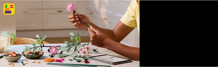 Image du produit LEGO Schöner Rosafarbener Blumenstrauss (10342, LEGO Icons, LEGO Botanical)