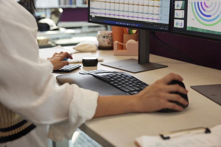 Image du produit HP 965 Ergonomic Wireless Keyboard (CH, Sans fil)