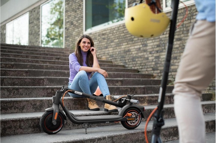 Actual product image Segway-Ninebot KickScooter F40D II (20 km/h, 40 km, 350 W)