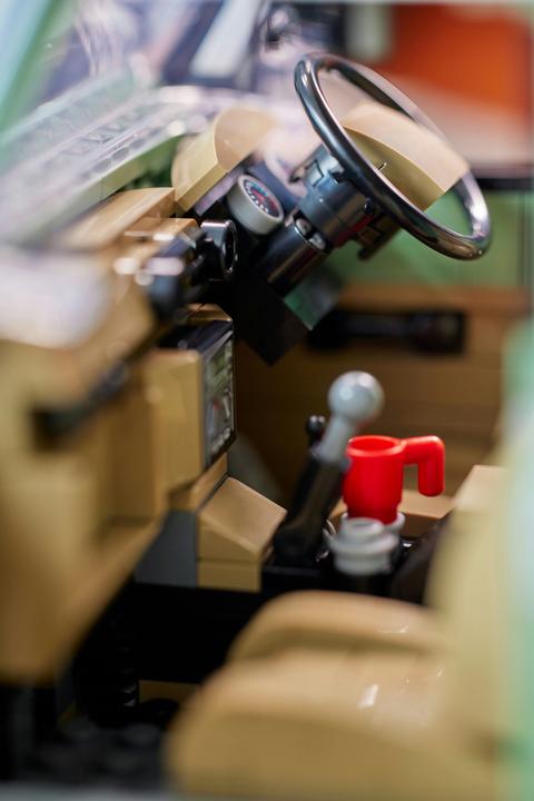Image du produit LEGO Icons Klassischer Land Rover Defender 90 10317 (10317, LEGO Icons, LEGO difficiles à trouver)