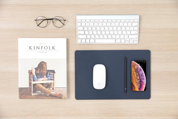 Actual product image Pout Hands 3 Split