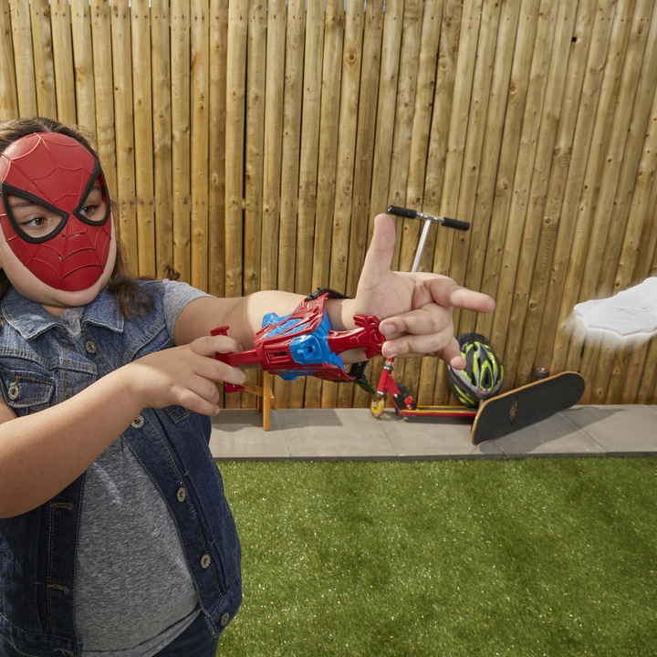 Actual product image Hasbro Spider-Man Web Slinging Armour Set