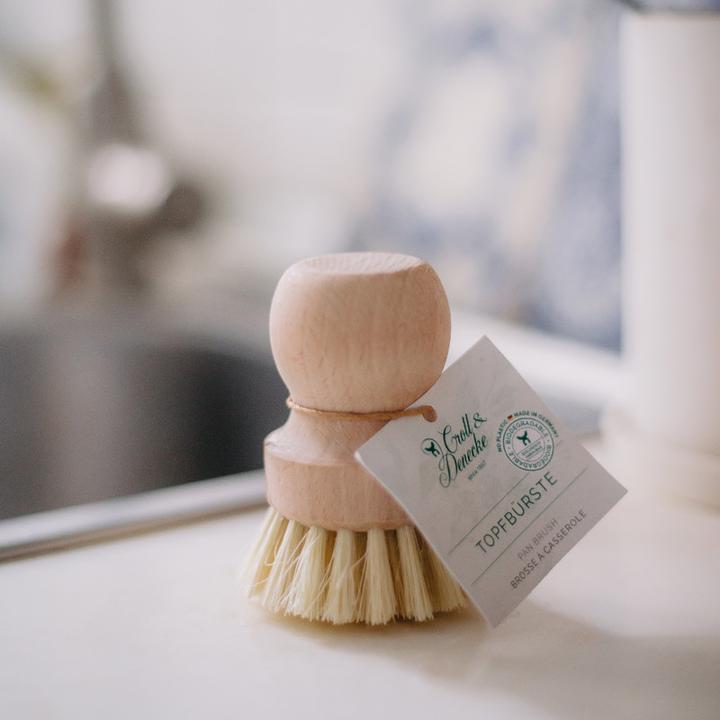 Actual product image Croll & Denecke cup brush