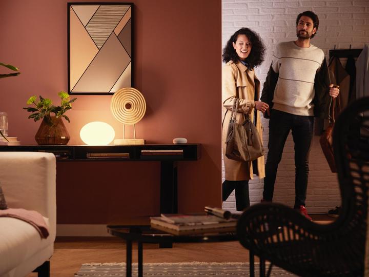 Produktbild Philips Hue White (E27, 9 W, 806 lm, 4 x, F)