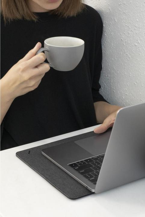 Actual product image Native Union Stow Slim Sleeve (16", Apple)