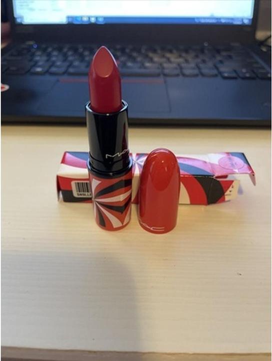 Actual product image MAC Cosmetics Lipstick Hypnotizing Holiday (Wild card)