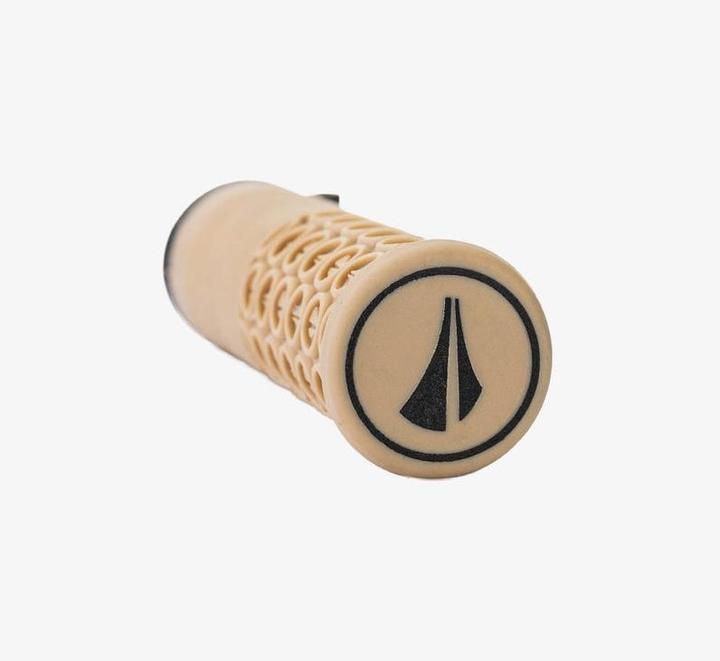 Actual product image Sdg Thrice 33 Lock-On Grip, 136/33mm, tan