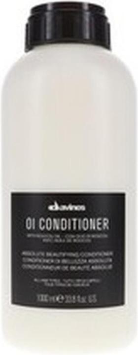 Actual product image Davines OI Conditioner - Conditioner for all hair types (250 ml)