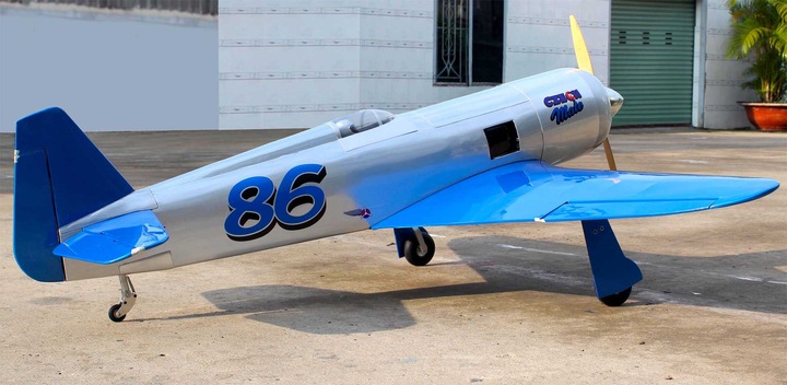 Actual product image Seagull Models SG-Models ) YAK 11 71" 1,8m CHROM 35cc AIRRACE "Czech Mate" MIT Einz (Warbird)