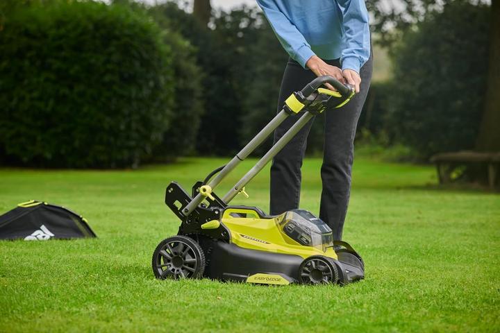 Image du produit Ryobi Tondeuse à gazon sans fil2x18V4Ah, largeur de coupe 40 cm (Fonctionnement sur batterie, Fonctionnement sur piles)