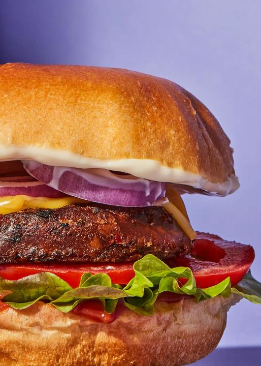 Produktbild KoRo Veganes Bio-Erzeugnis nach Art eines Burgers, mit Seitan, Shiitake und Paprika (160 g)