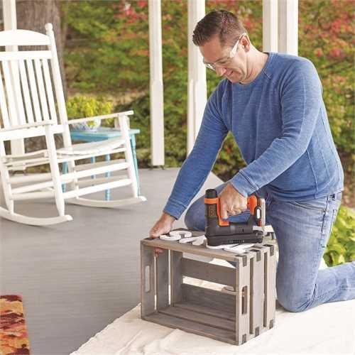 Actual product image Black & Decker Battery tacker
