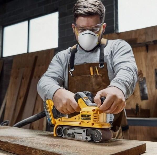 Image du produit DeWalt DCW 220 (Ponceuse à bande)