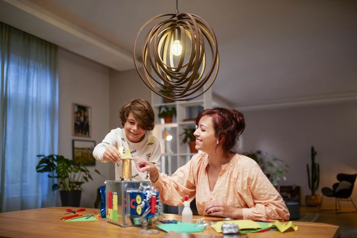 Produktbild Philips Classic (E27, 4 W, 840 lm, 1 x, A)