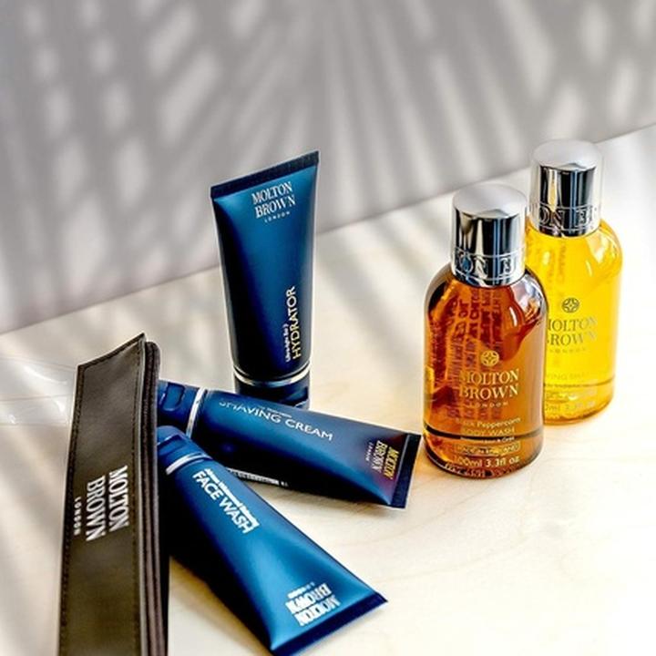 Image du produit Molton Brown Bath Body Refresh Adventurous B & H Carry On Bag (Set soin du corps)