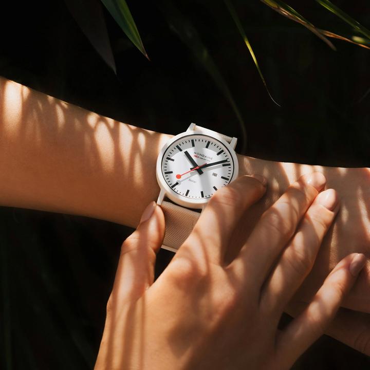 Actual product image Mondaine essence (Analogue wristwatch, 41 mm)