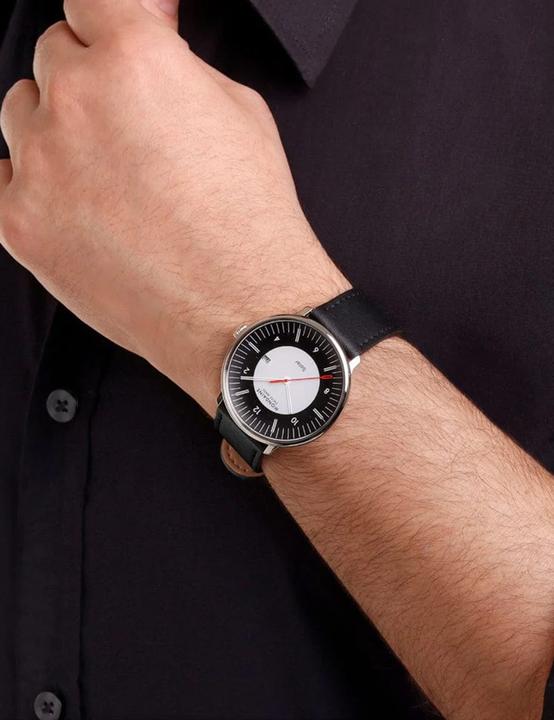 Produktbild Mondaine MLE.41920.LBV Herrenuhr Doppio Solar 41mm (Analoguhr, Swiss Made, 41 mm)