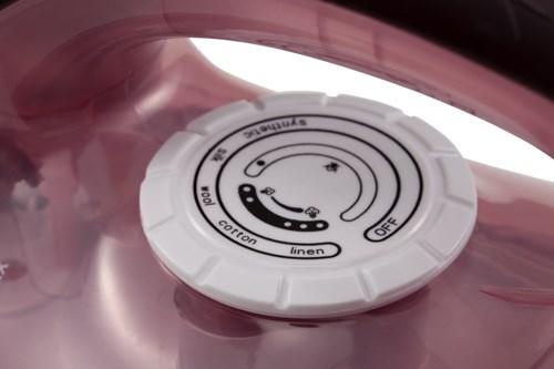 Image du produit Mesko MS 5028 Fer à repasser à sec & vapeur Semelle en céramique (2600 W, 60 g/min)