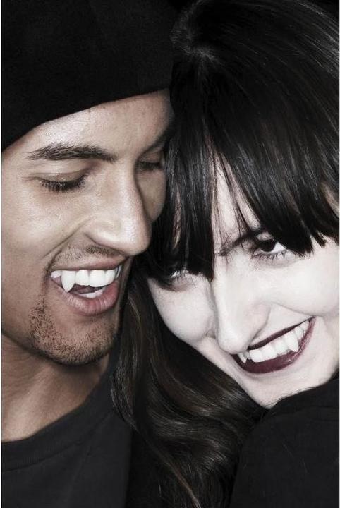 Actual product image Smiffys Fangs,dental Fit,in Coffin Box,carded