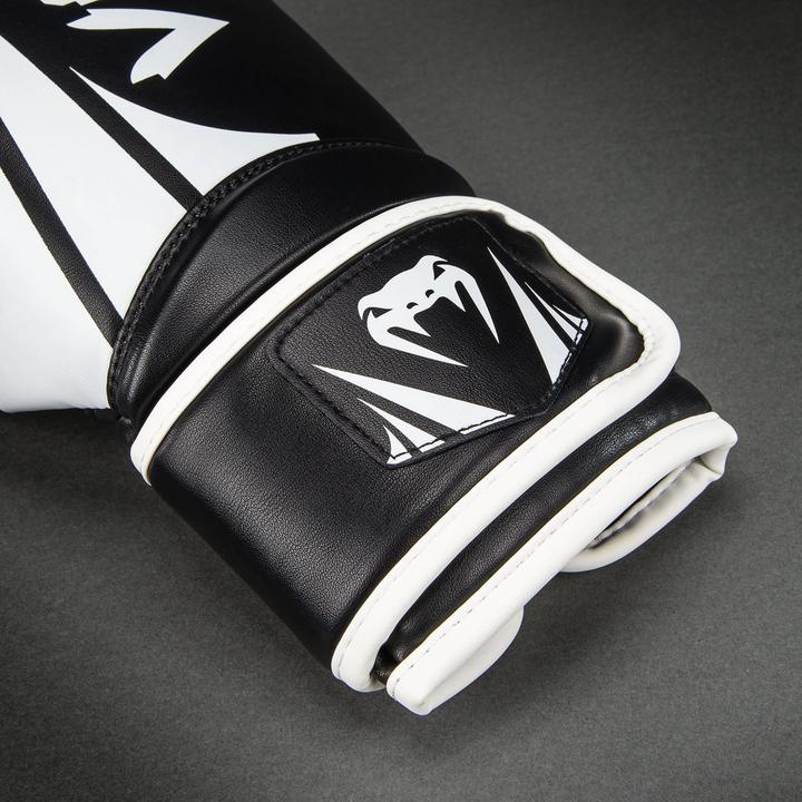 Produktbild Venum Boxhandschuhe Challenger 2.5 Schwarz/Schwarz (14 OZ)