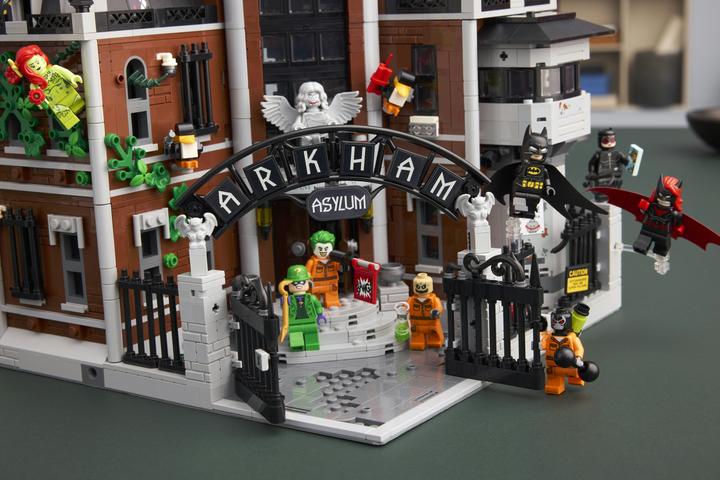 Image du produit LEGO Arkham Asylum (76300, LEGO DC)