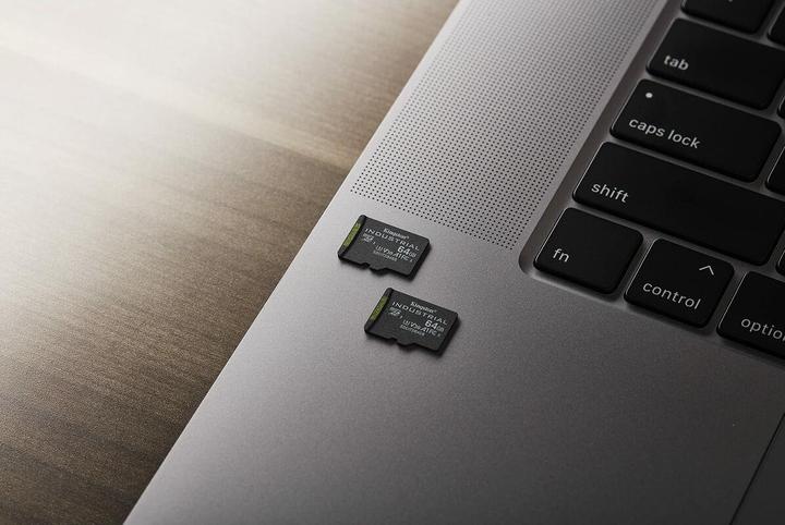 Actual product image Kingston microSDHC Industrial pSLC (8 GB, microSDHC, U3, UHS-I)