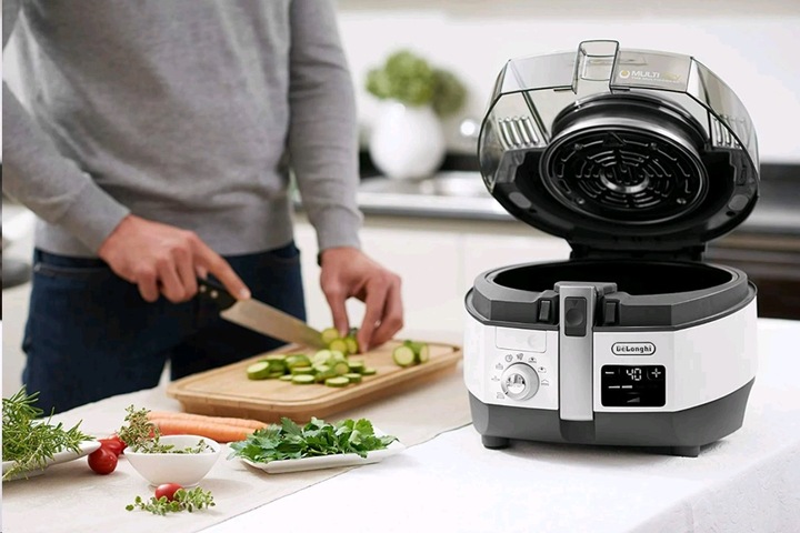 Actual product image De'Longhi FH 1396 Extra Chef Plus