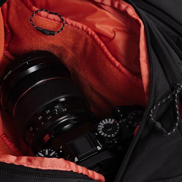 Actual product image Moment Balance Sling 7L Black (7 l)