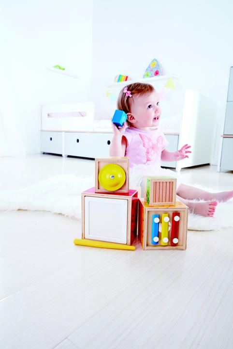 Produktbild Hape Musik-Stapelwürfel (Englisch, Französisch, Italienisch, Deutsch, Spanisch)