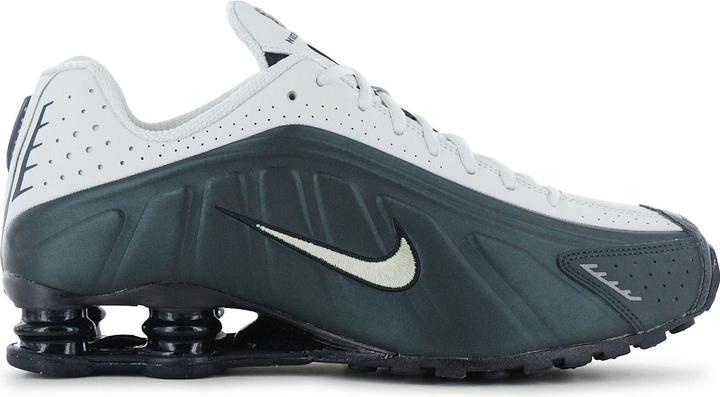 Actual product image Nike Shox R4 (46)