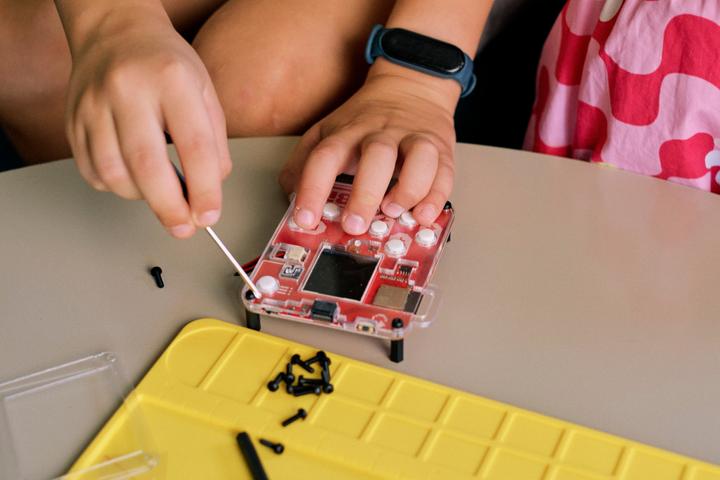 Immagine prodotto CircuitMess BIT - Console - Kit elettronico