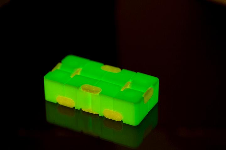Immagine prodotto Out of the blue Giocattolo Fidget Cubo dell'Infinito