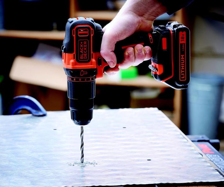 Image du produit Black & Decker BDCHD18BOA, 2 piles & 160 pcs. Ensemble d'accessoires