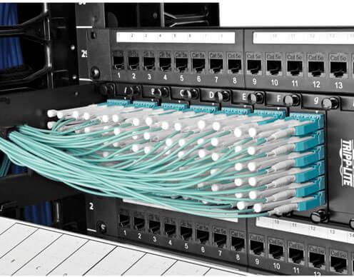 Produktbild Eaton MTP/MPO Fan-out Cable with Push/Pull Tab Connectors MTP/MPO to 4xLC 40GbE 40GBASE-SR (3 m)