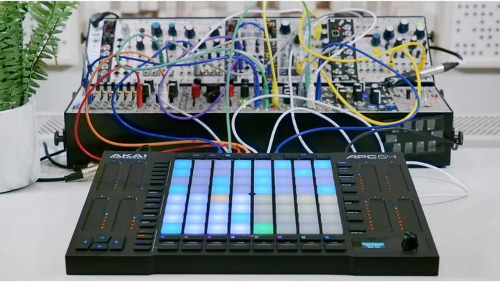 Actual product image Akai APC 64 (Controller)