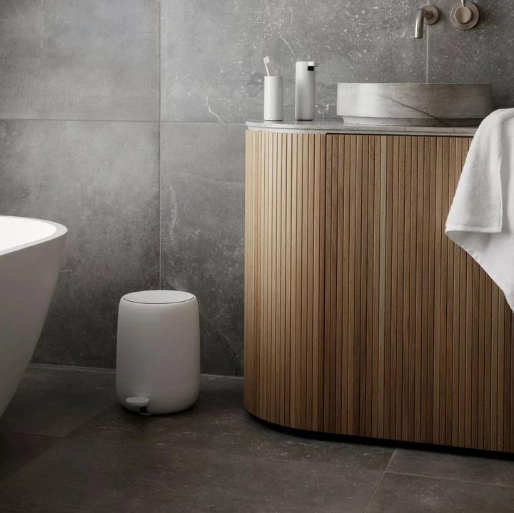 Actual product image Blomus Pedal bin 3L -SONO- Microchip (3 l)