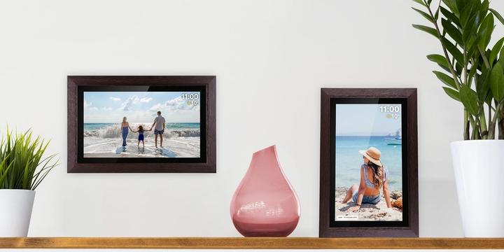 Produktbild Krüger&Matz Kruger&Matz digitaler Bilderrahmen FRAMEO Wi-Fi 15" Holzrahmen (15", 720p, 1080p)