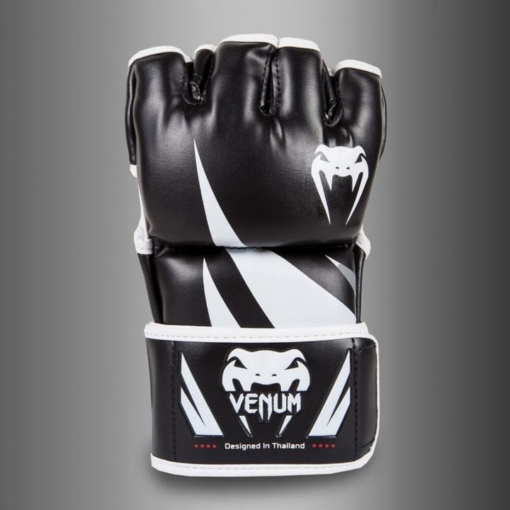 Actual product image Venum Challenger (4 OZ, M)
