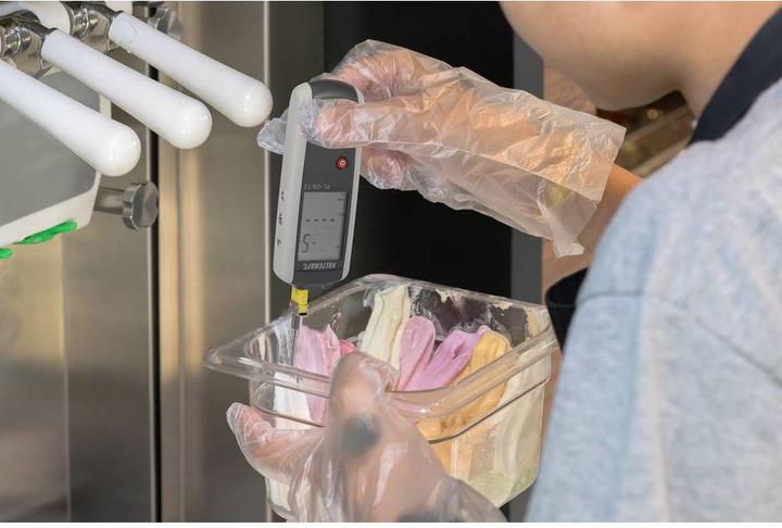 Actual product image Voltcraft Digital thermometer + insertion probe