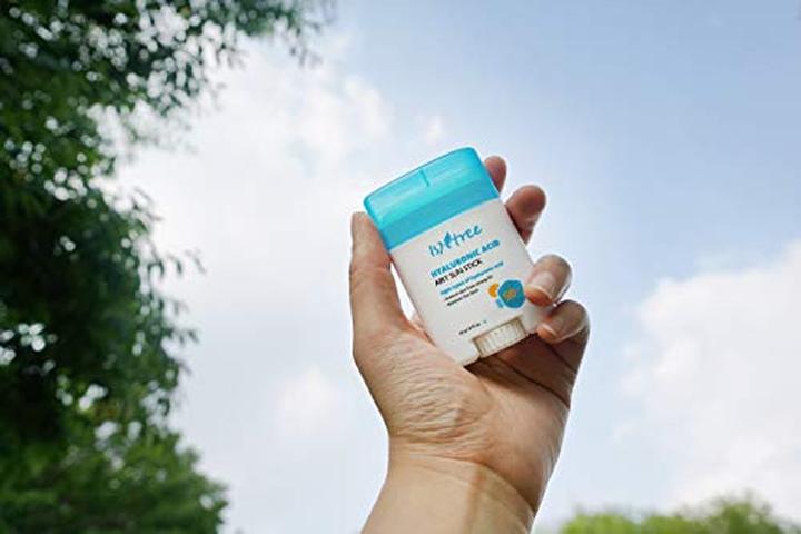 Produktbild Isntree Hyaluronic Acid Airy Sun Stick (Sonnenstick, SPF 50, 22 ml, 22 g)