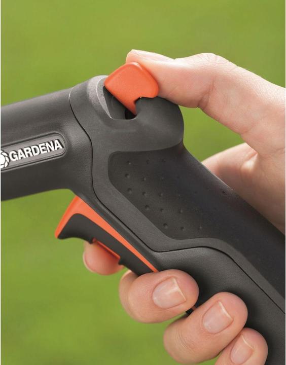 Actual product image Gardena Premium cleaning syringe set