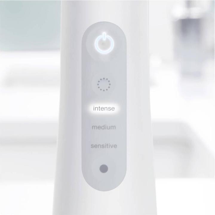 Actual product image Oral-B AquaCare 6