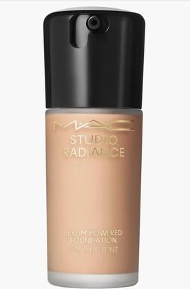 Produktbild MAC Cosmetics M.A.C. Studio Rad Serum Pow Fond de Teint NW25 (NW25)