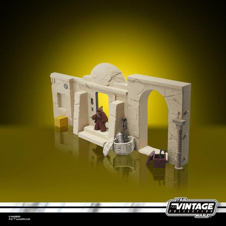 Actual product image Hasbro Star Wars Episode IV Vintage Collection Playset Streets of Mos Eisley with Jawa Action Figure