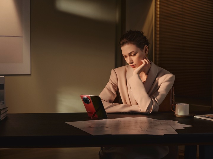 Produktbild Huawei Mate X6 (512 GB, Nebula Red, 7.93", Dual SIM, 50 Mpx, 5G)