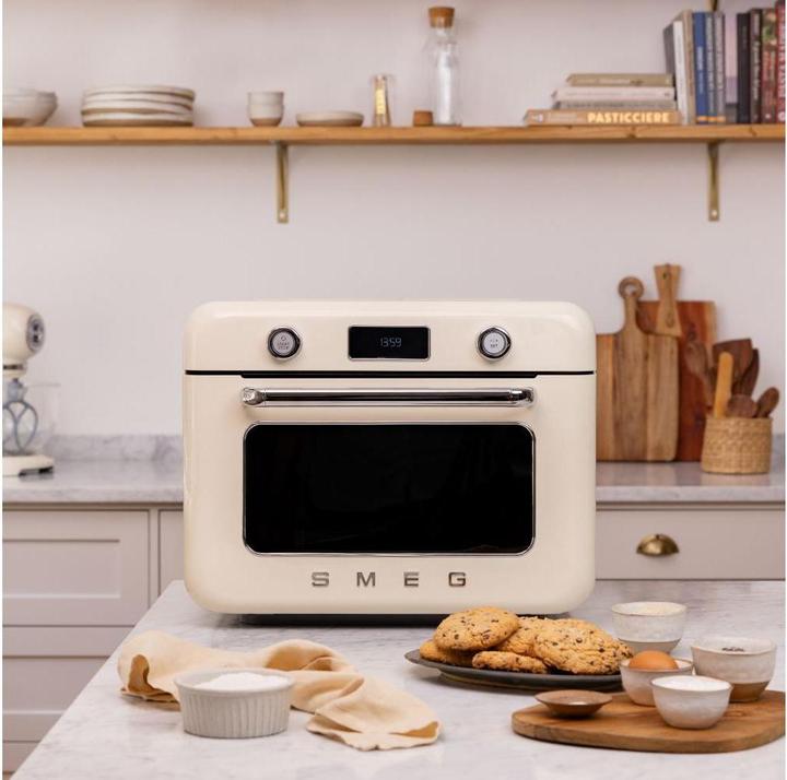 Actual product image Smeg COF01CREU
