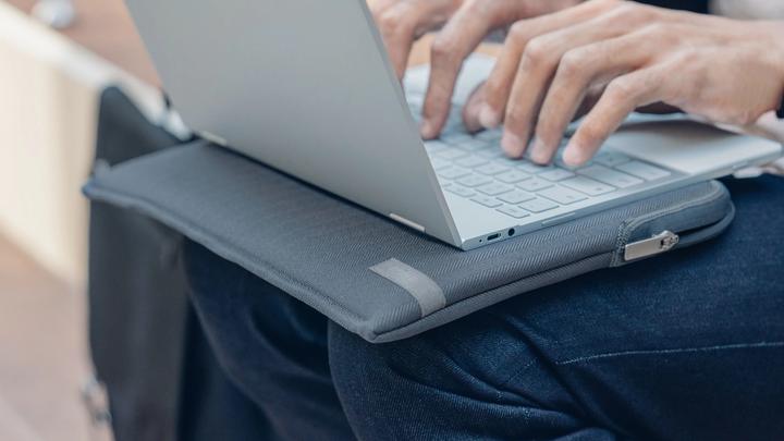 Image du produit Moshi Pluma Laptop Sleeve (14", Apple)