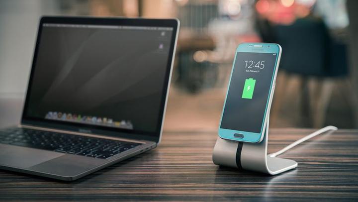 Actual product image Xvida StickyPad5 for Smartphones - Universal Magnetic Adapter