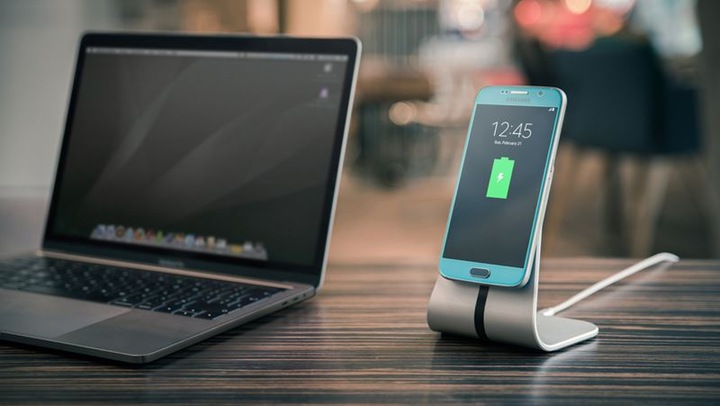 Actual product image Xvida StickyPad5 for Smartphones - Universal Magnetic Adapter