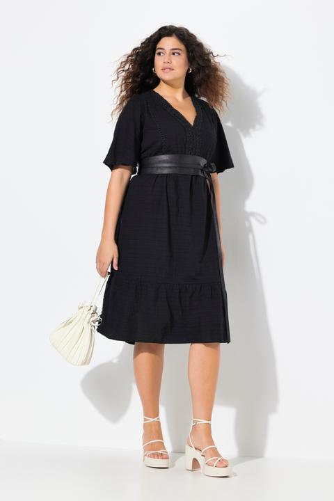 Image du produit Ulla Popken Robe midi en seersucker, coupe évasée, décolleté en V et manches courtes (50, 52)